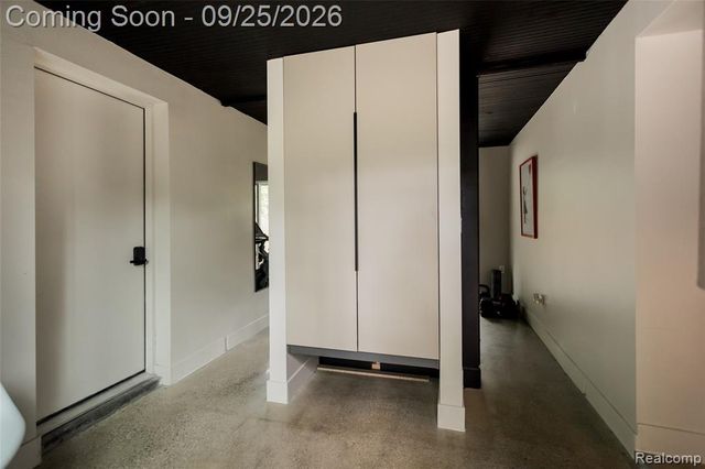 10300 Oak Park Boulevard, Oak Park, MI 48237