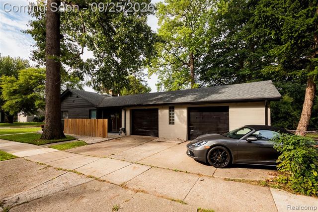 10300 Oak Park Boulevard, Oak Park, MI 48237