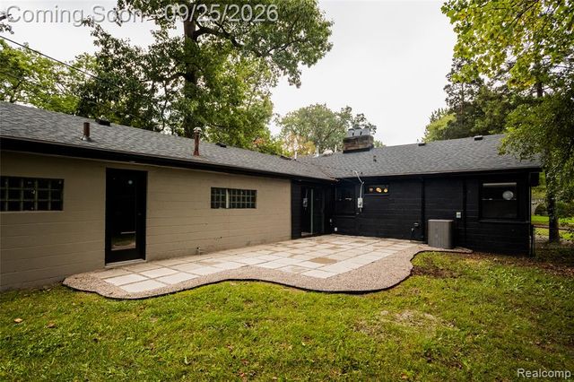 10300 Oak Park Boulevard, Oak Park, MI 48237