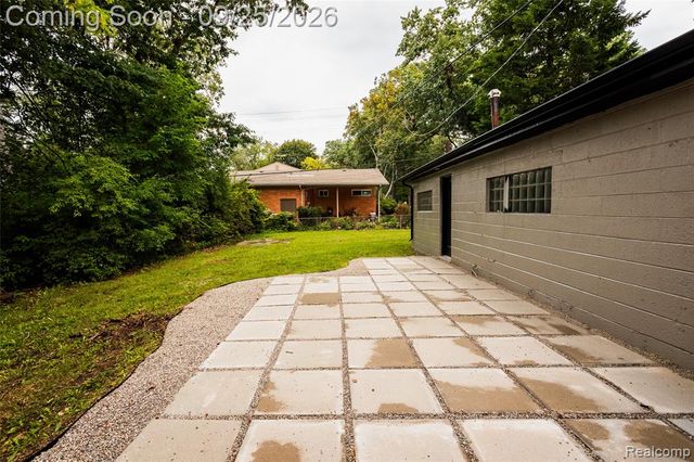 10300 Oak Park Boulevard, Oak Park, MI 48237