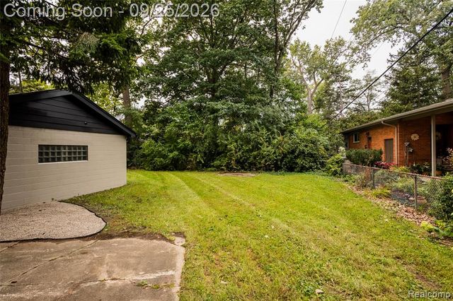 10300 Oak Park Boulevard, Oak Park, MI 48237