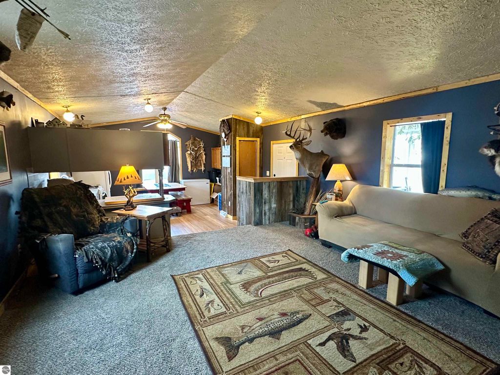 Image 11 of property listing at 403 Farm Lane, Cadillac, MI 49601