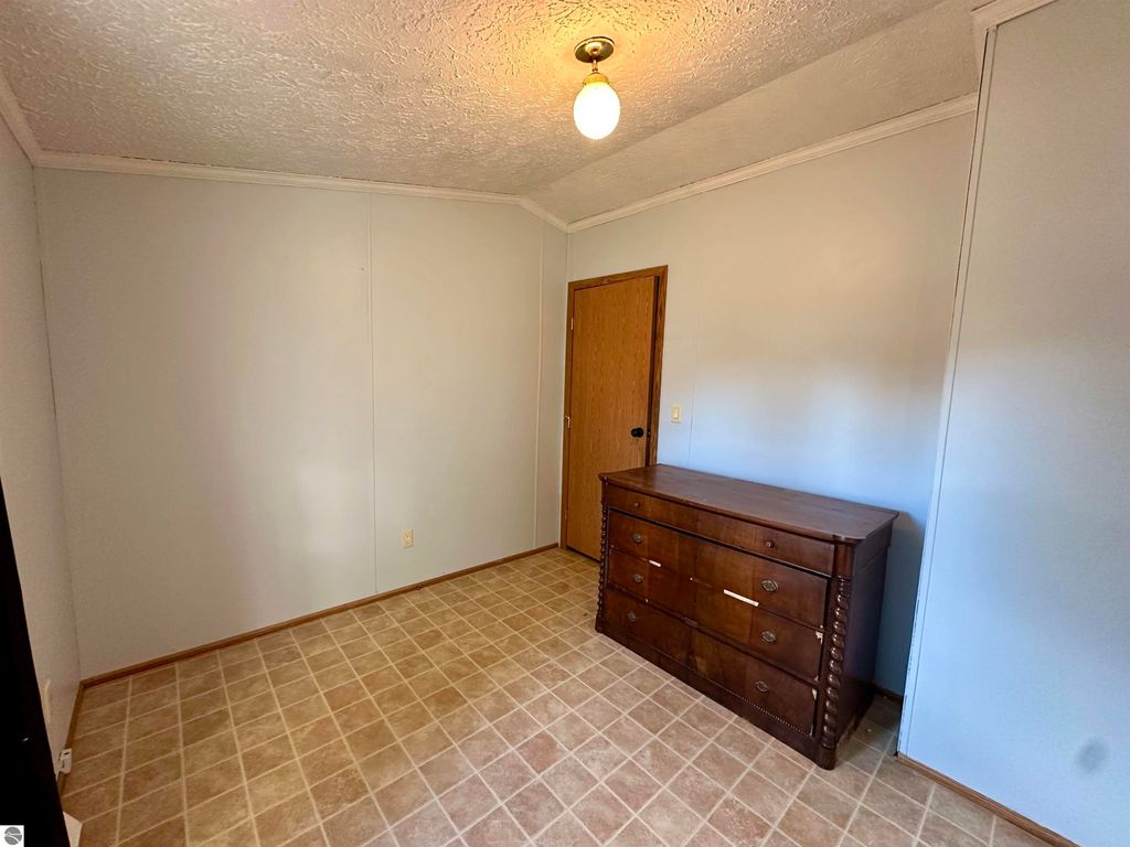 Image 20 of property listing at 403 Farm Lane, Cadillac, MI 49601