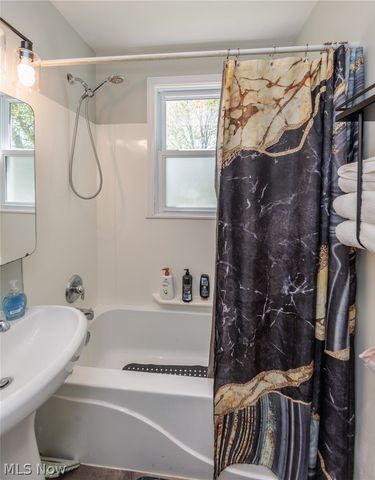 838 Warwick Drive, Sheffield Lake, OH 44054