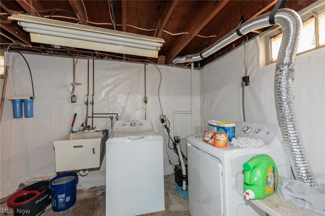 838 Warwick Drive, Sheffield Lake, OH 44054