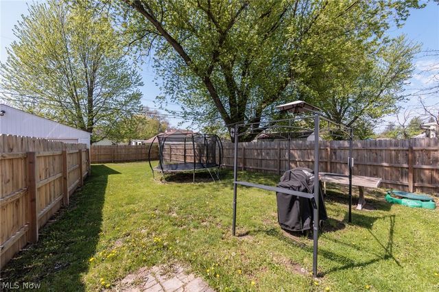 838 Warwick Drive, Sheffield Lake, OH 44054