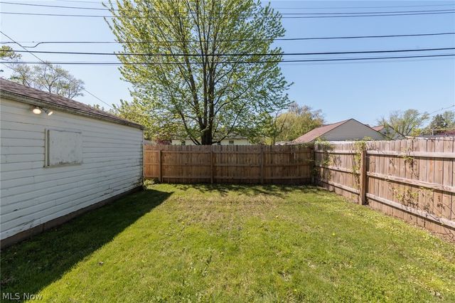 838 Warwick Drive, Sheffield Lake, OH 44054