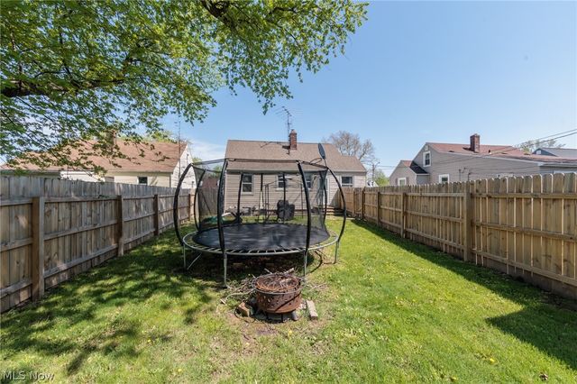 838 Warwick Drive, Sheffield Lake, OH 44054