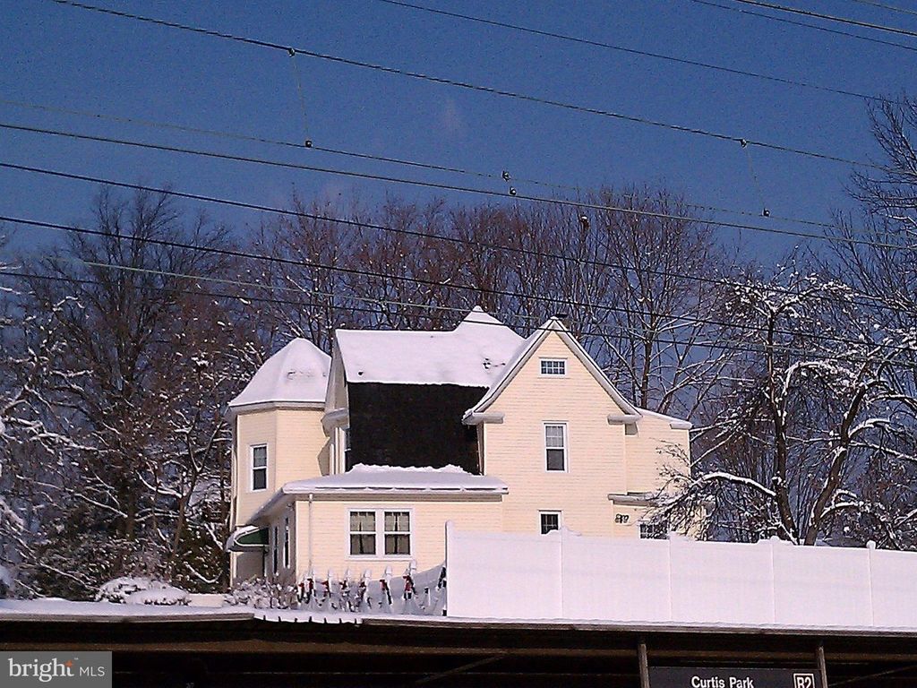 333 OAK AVE, Sharon Hill, PA 19079