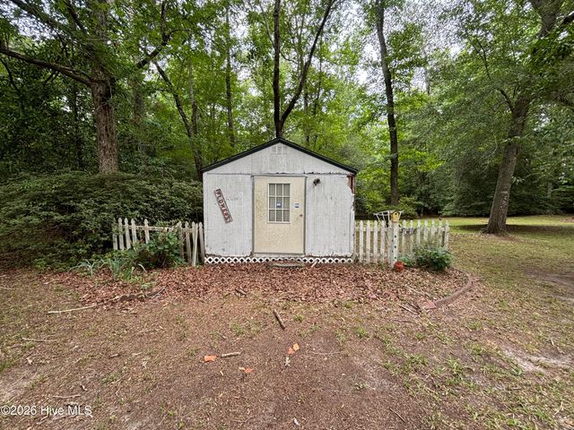 3260 Herrings Chapel Road, Burgaw, NC 28425