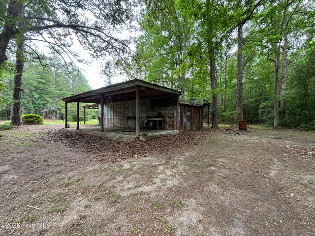 3260 Herrings Chapel Road, Burgaw, NC 28425