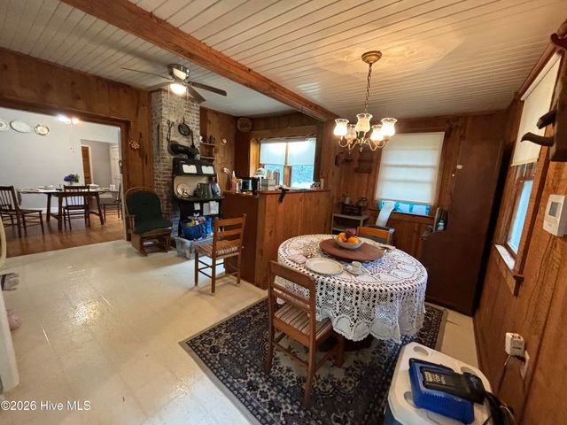 3260 Herrings Chapel Road, Burgaw, NC 28425