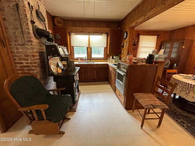 3260 Herrings Chapel Road, Burgaw, NC 28425