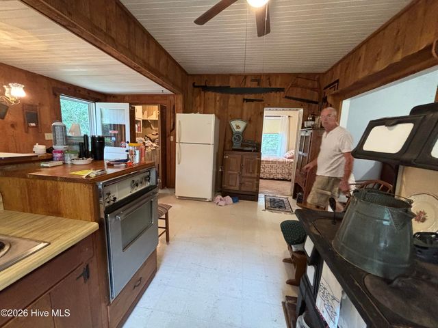 3260 Herrings Chapel Road, Burgaw, NC 28425