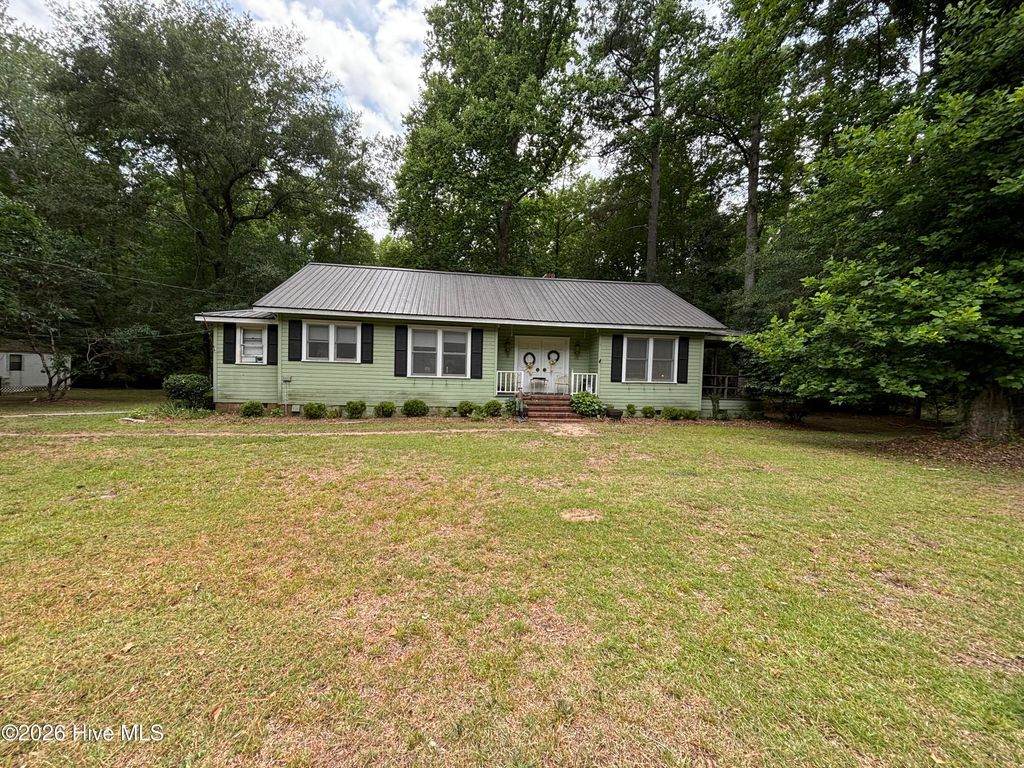 3260 Herrings Chapel Road, Burgaw, NC 28425
