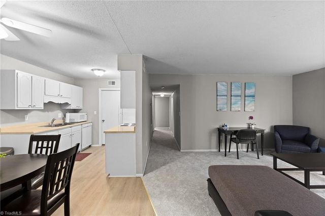 2250 Sunderland Road 29B, Winston-salem, NC 27103