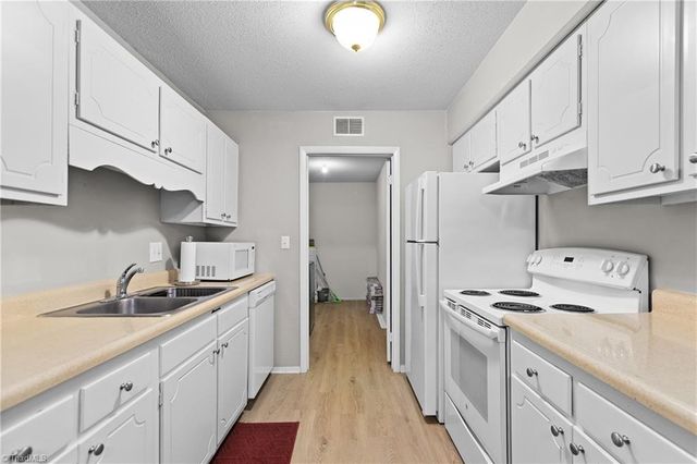 2250 Sunderland Road 29B, Winston-salem, NC 27103