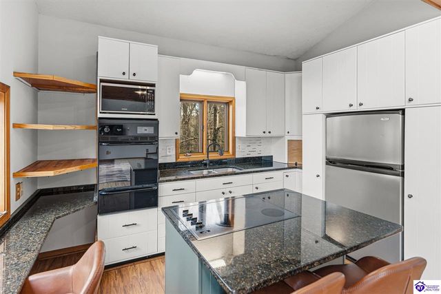 122 Pineland Lane, Brandenburg, KY 40108