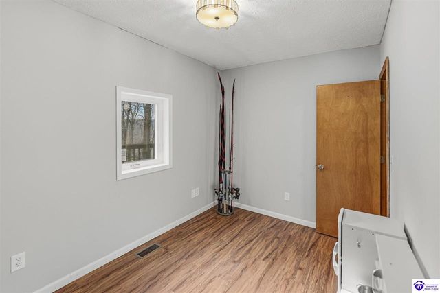 122 Pineland Lane, Brandenburg, KY 40108