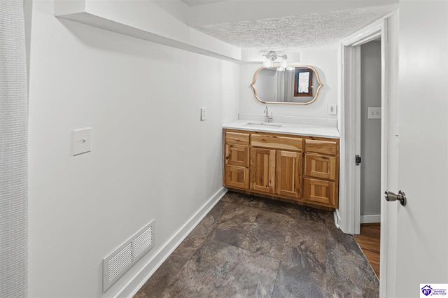 122 Pineland Lane, Brandenburg, KY 40108