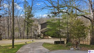 122 Pineland Lane, Brandenburg, KY 40108