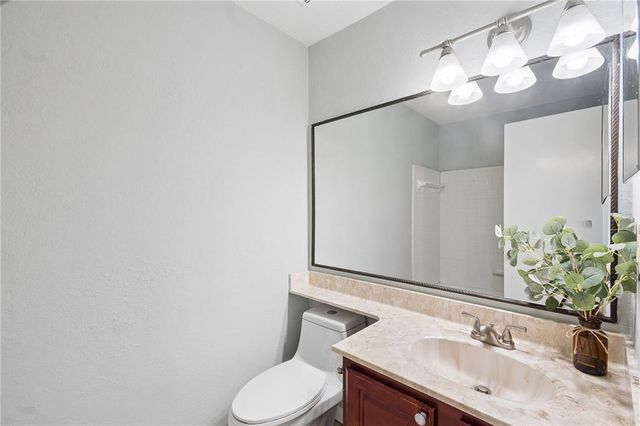 6900 Roswell Road B5, Sandy Springs, GA 30328