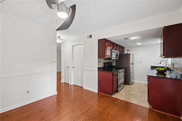 6900 Roswell Road B5, Sandy Springs, GA 30328