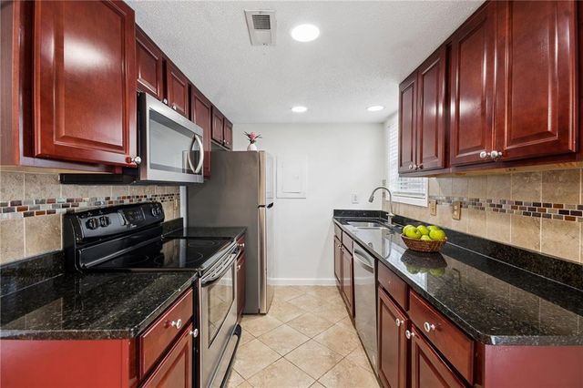 6900 Roswell Road B5, Sandy Springs, GA 30328