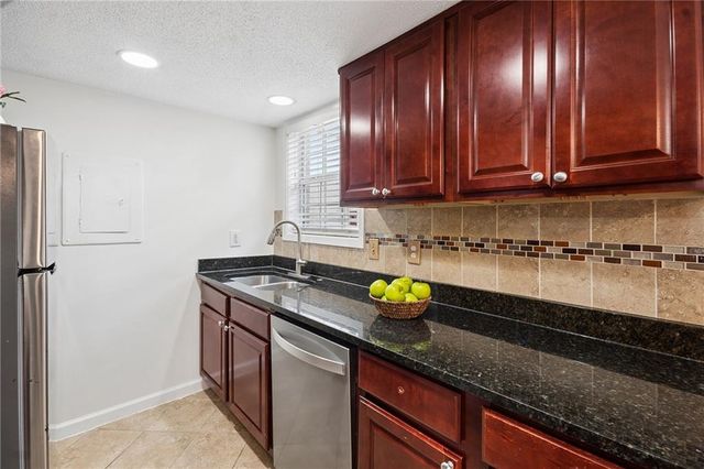 6900 Roswell Road B5, Sandy Springs, GA 30328