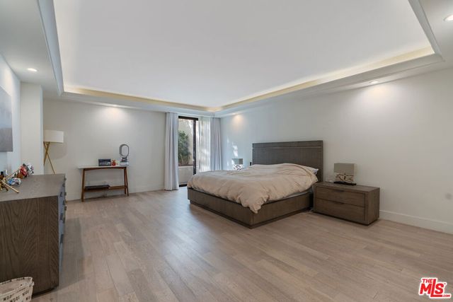 325 N Oakhurst Drive 203, Beverly Hills, CA 90210