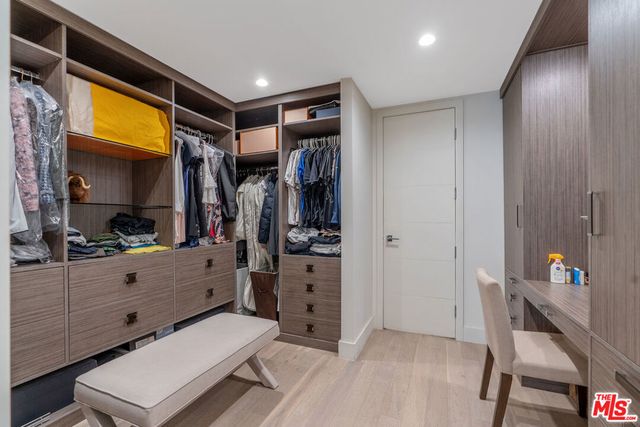 325 N Oakhurst Drive 203, Beverly Hills, CA 90210