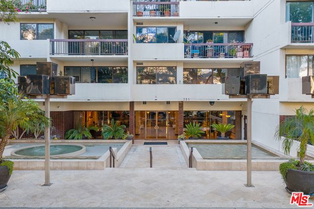 325 N Oakhurst Drive 203, Beverly Hills, CA 90210