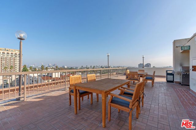 325 N Oakhurst Drive 203, Beverly Hills, CA 90210