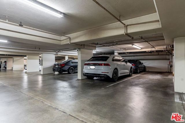 325 N Oakhurst Drive 203, Beverly Hills, CA 90210