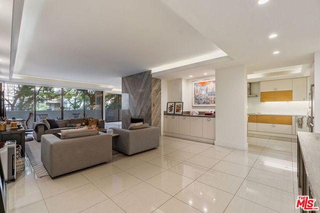 325 N Oakhurst Drive 203, Beverly Hills, CA 90210