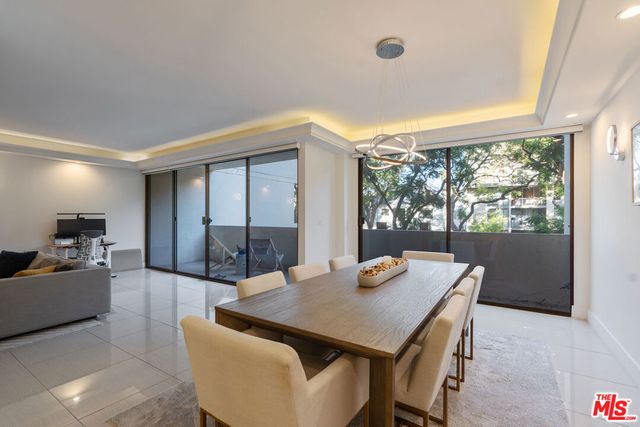 325 N Oakhurst Drive 203, Beverly Hills, CA 90210