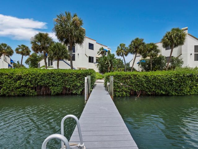 1906 HARBOURSIDE DRIVE 304, Longboat Key, FL 34228