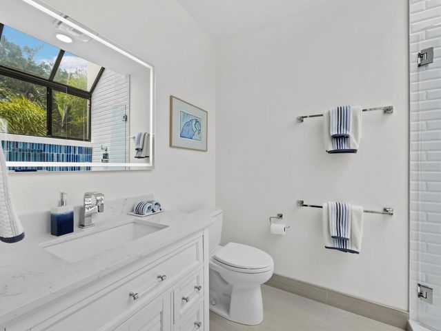1906 HARBOURSIDE DRIVE 304, Longboat Key, FL 34228