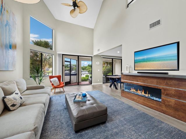 1906 HARBOURSIDE DRIVE 304, Longboat Key, FL 34228