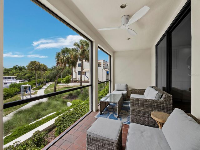 1906 HARBOURSIDE DRIVE 304, Longboat Key, FL 34228