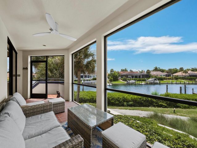 1906 HARBOURSIDE DRIVE 304, Longboat Key, FL 34228