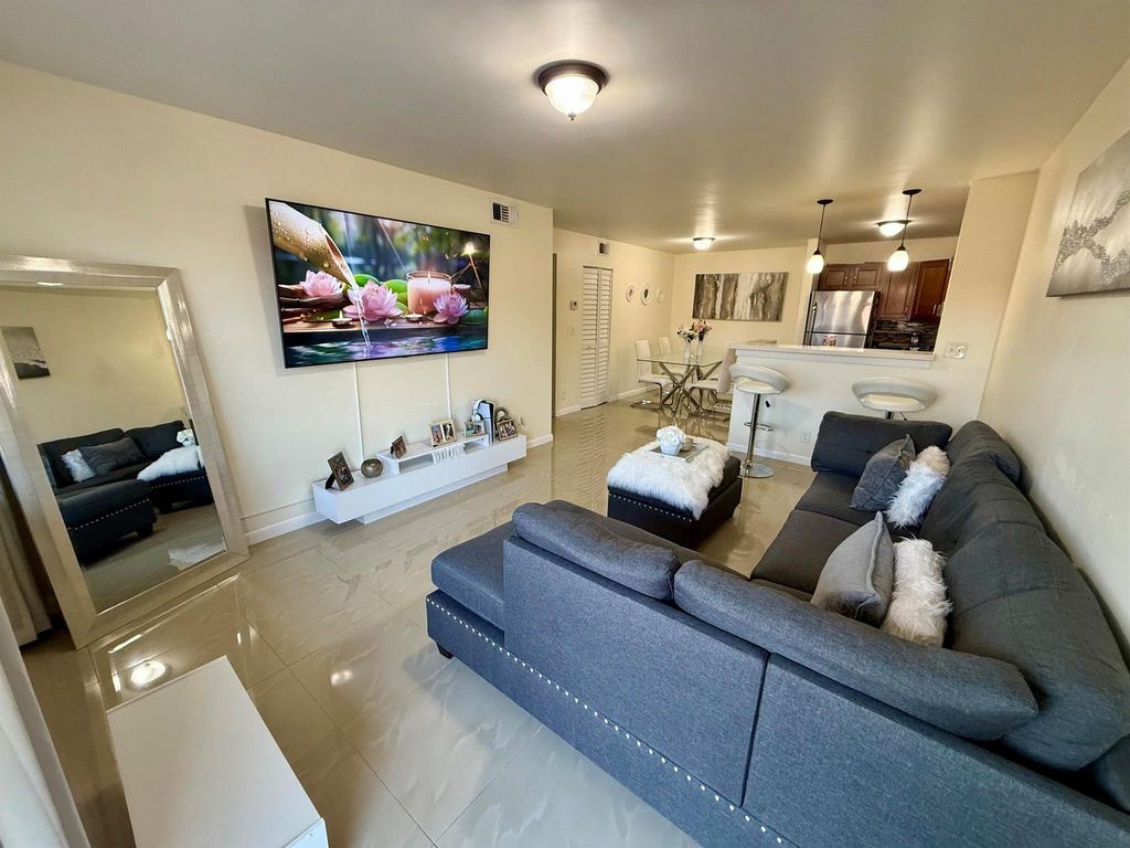 3280 NW 104th Avenue 3280, Coral Springs, FL 33065