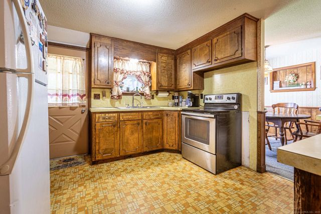 42 Wheeler Drive, Enfield, CT 06082