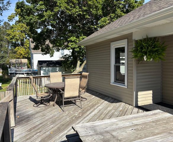 812 S Lake Park Avenue, Hobart, IN 46342