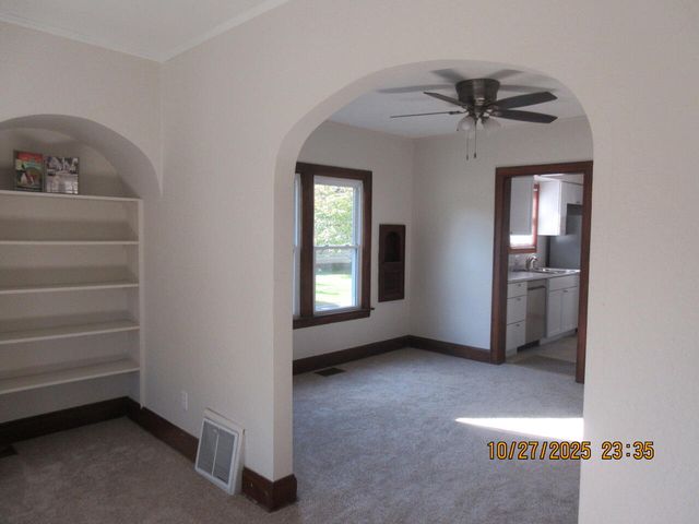 812 S Lake Park Avenue, Hobart, IN 46342