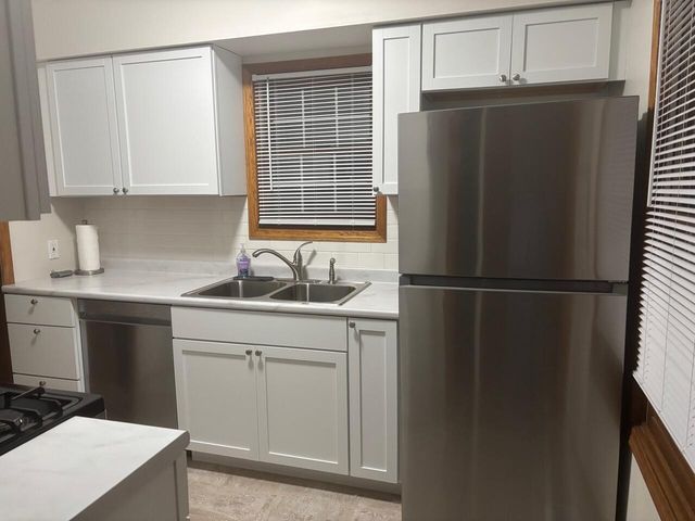 812 S Lake Park Avenue, Hobart, IN 46342