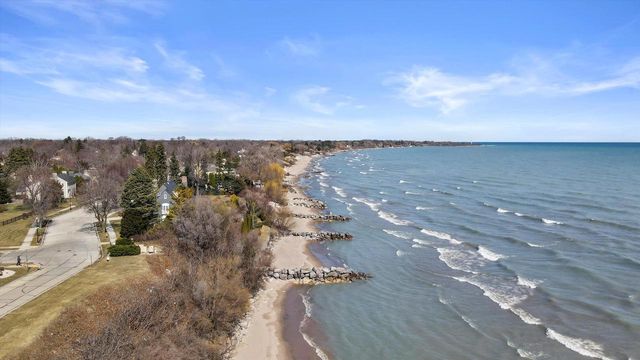 2707 N Main STREET, Racine, WI 53402