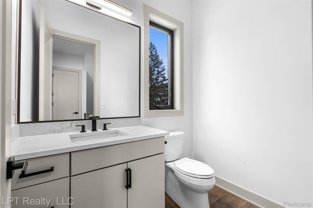 525 Walnut Street, Brighton, MI 48116