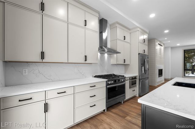 525 Walnut Street, Brighton, MI 48116