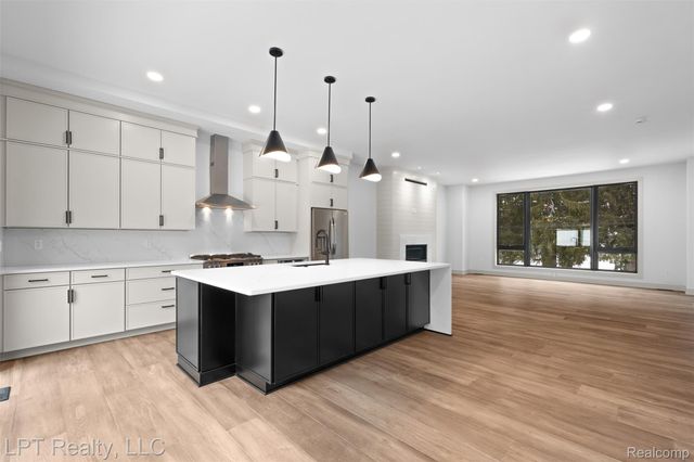 525 Walnut Street, Brighton, MI 48116